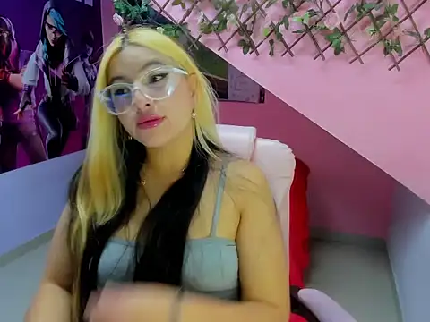 missylove303av online show from 10/15/25, 02:36