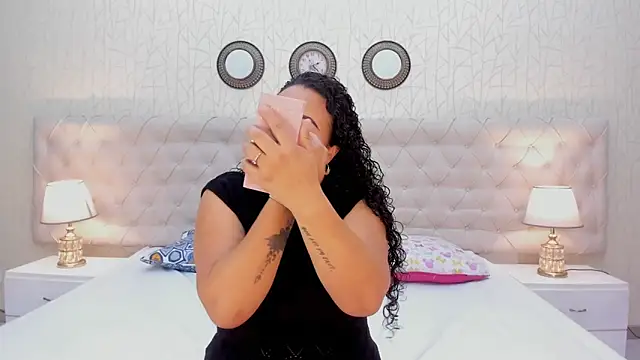 VaniaRose online show from 11/08/25, 01:47