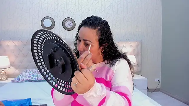 VaniaRose online show from 11/26/25, 01:44