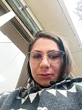Mia-love-03 online show from 09/30/25, 12:22