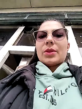 Mia-love-03 online show from 10/03/25, 12:50