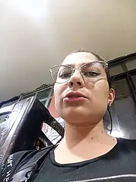 Mia-love-03 online show from 10/09/25, 12:11