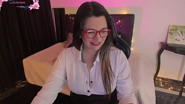 Snapshot of Hanna_MA chatting on 11/29/25, 03:56 Hanna MA online show from 11/29/25, 03:56