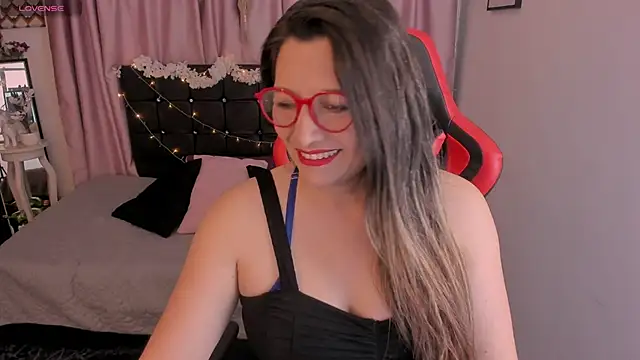 Snapshot of Hanna_MA chatting on 12/05/25, 09:34 Hanna MA online show from 12/05/25, 09:34