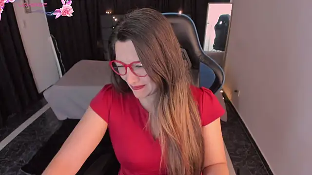 Snapshot of Hanna_MA chatting on 11/06/25, 04:44 Hanna MA online show from 11/06/25, 04:44