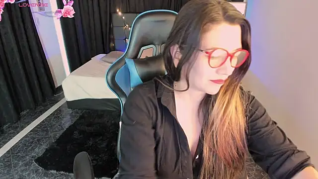 Snapshot of Hanna_MA chatting on 11/01/25, 01:05 Hanna MA online show from 11/01/25, 01:05