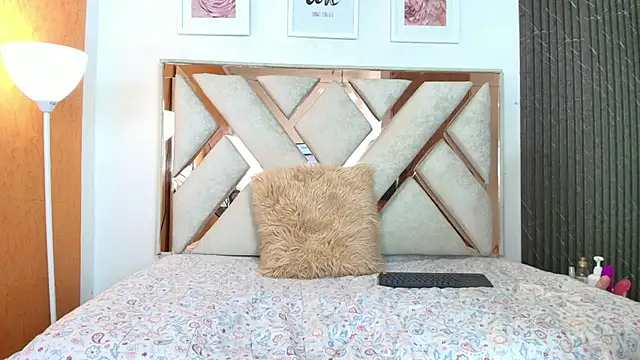 Lia Roseh online show from 12/03/25, 07:57