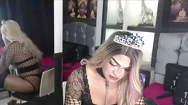 Sophia hott01 online show from 11/19/25, 12:16