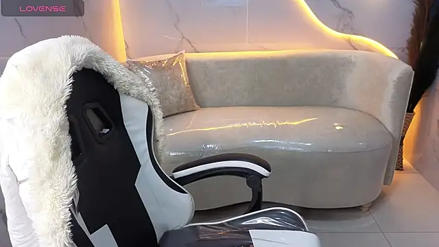 Skyler Gracee Tx online show from 10/22/25, 12:59