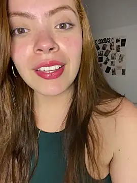 Snapshot of Bleer_Rousse chatting on 11/11/25, 10:37 Bleer Rousse online show from 11/11/25, 10:37