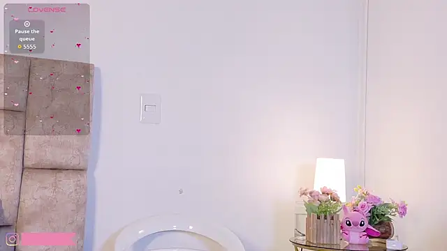 LunaOcampo  online show from 12/03/25, 08:08