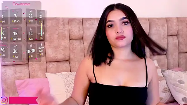 LunaOcampo  online show from 11/20/25, 05:35