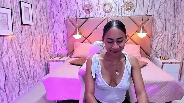 Nia imanni online show from 09/27/25, 12:00