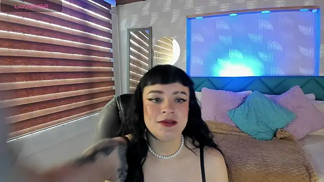 Antonela vargas online show from 04/07/26, 12:18