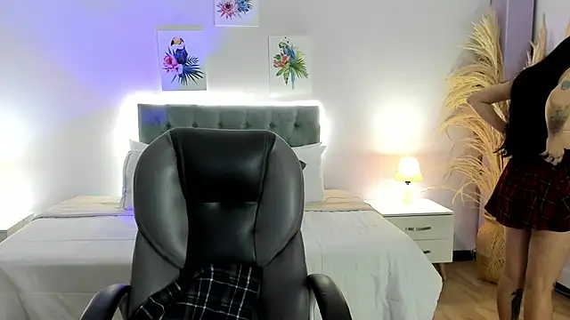 Antonela vargas online show from 10/28/25, 12:04