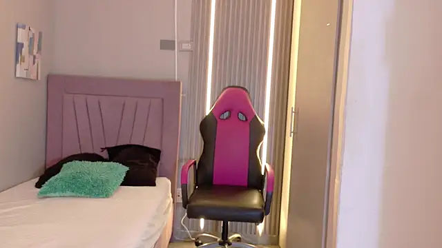 meli peach1 online show from 11/28/25, 07:25