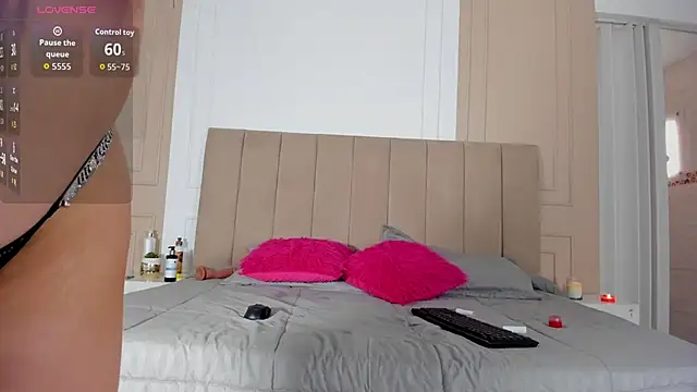 PatriciaFigueroa online show from 10/11/25, 07:04