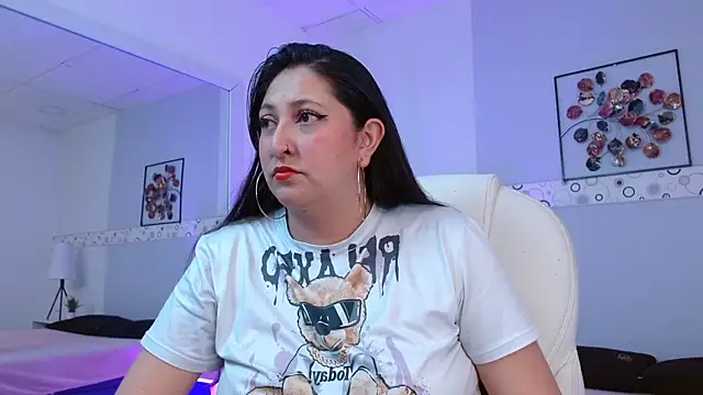 Snapshot of Kata_Rosse chatting on 10/05/25, 03:30 Kata Rosse online show from 10/05/25, 03:30