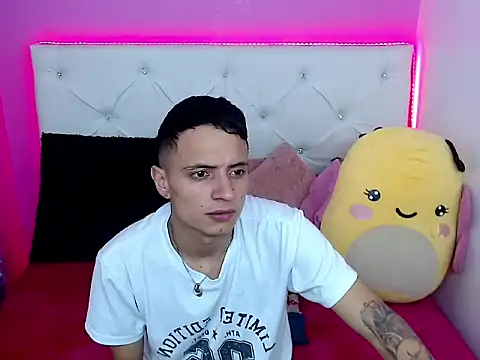 xx-kike-xx online show from 10/04/25, 02:07