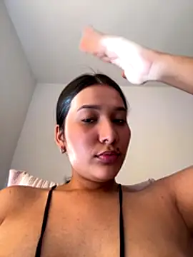 Snapshot of IsabellaJoness_ chatting on 11/02/25, 12:54 IsabellaJoness online show from 11/02/25, 12:54