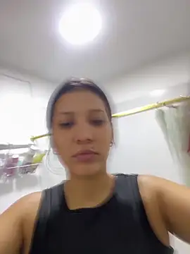 Snapshot of IsabellaJoness_ chatting on 11/06/25, 12:20 IsabellaJoness online show from 11/06/25, 12:20