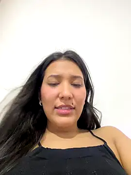 Snapshot of IsabellaJoness_ chatting on 11/02/25, 12:48 IsabellaJoness online show from 11/02/25, 12:48