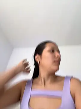 Snapshot of IsabellaJoness_ chatting on 11/13/25, 08:02 IsabellaJoness online show from 11/13/25, 08:02