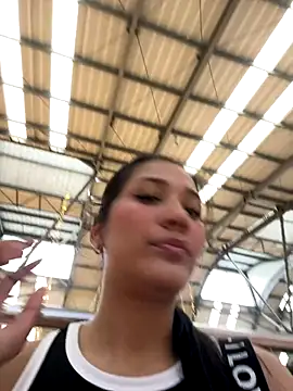 Snapshot of IsabellaJoness_ chatting on 11/11/25, 09:31 IsabellaJoness online show from 11/11/25, 09:31