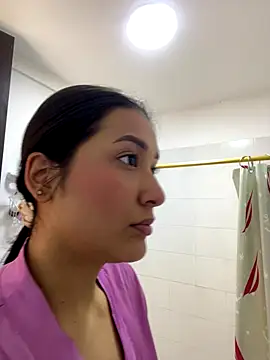 Snapshot of IsabellaJoness_ chatting on 10/21/25, 12:15 IsabellaJoness online show from 10/21/25, 12:15