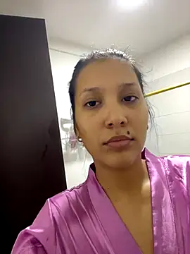 Snapshot of IsabellaJoness_ chatting on 11/04/25, 11:03 IsabellaJoness online show from 11/04/25, 11:03