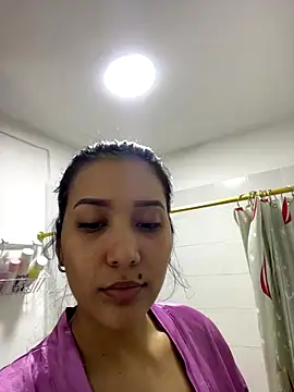 Snapshot of IsabellaJoness_ chatting on 11/05/25, 11:13 IsabellaJoness online show from 11/05/25, 11:13