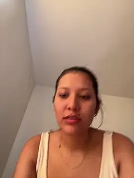 Snapshot of IsabellaJoness_ chatting on 10/15/25, 12:13 IsabellaJoness online show from 10/15/25, 12:13
