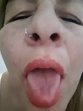 Snapshot of Abby-Blonde chatting on 10/20/25, 05:09 Abby-Blonde online show from 10/20/25, 05:09