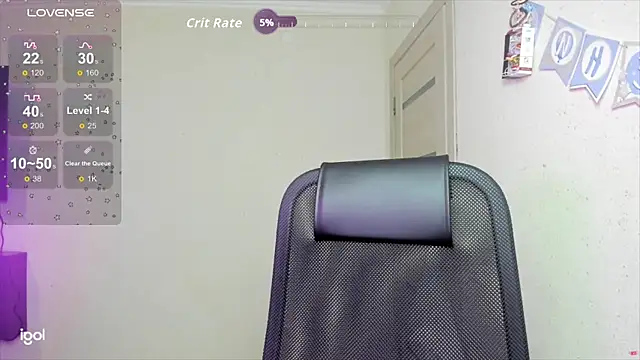 Snapshot of crystallldoll chatting on 11/17/25, 06:56 crystallldoll online show from 11/17/25, 06:56