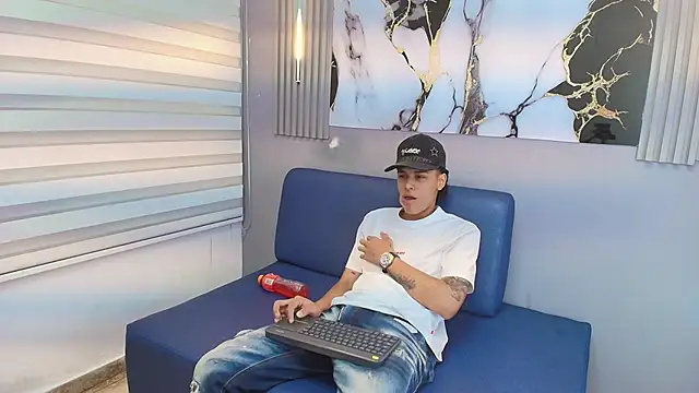 Frayhot777 online show from 01/13/26, 07:51