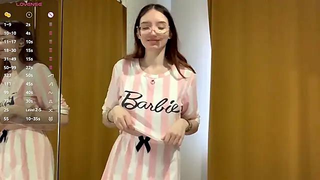 Snapshot of KrystinFunches chatting on 10/22/25, 08:03 KrystinFunches online show from 10/22/25, 08:03