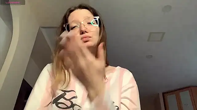 Snapshot of KrystinFunches chatting on 11/30/25, 08:26 KrystinFunches online show from 11/30/25, 08:26