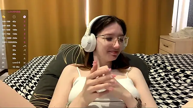 Snapshot of KrystinFunches chatting on 09/24/25, 09:16 KrystinFunches online show from 09/24/25, 09:16