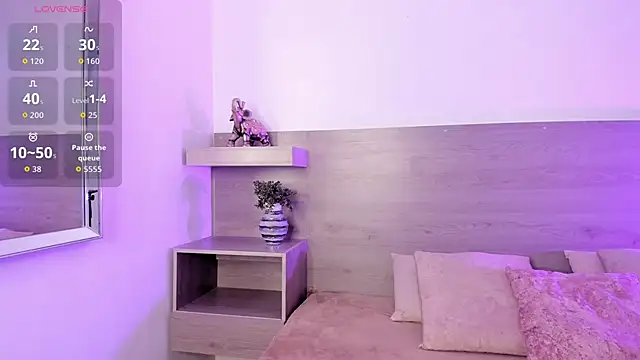 Ivana Hall online show from 11/24/25, 07:47