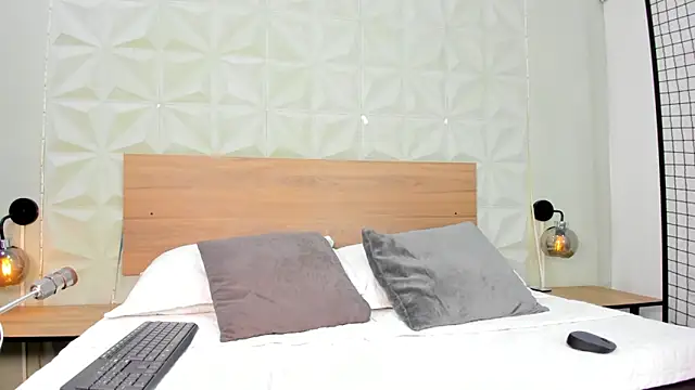 ValeryTrans  online show from 11/15/25, 01:37