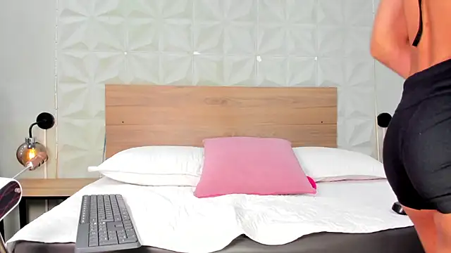 ValeryTrans  online show from 03/01/26, 01:33