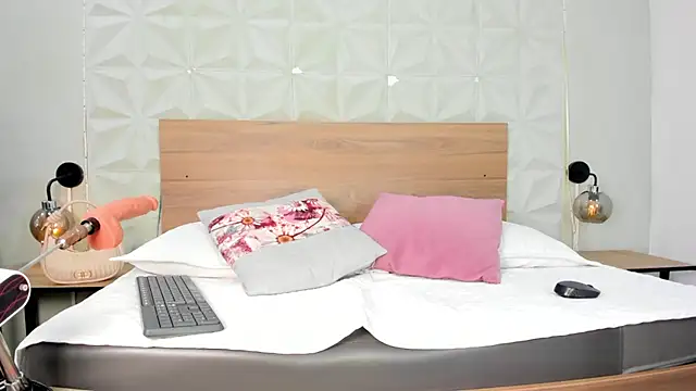 ValeryTrans  online show from 04/29/26, 01:37