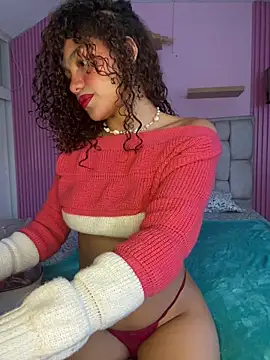 PrettyLia online show from 11/19/25, 07:25