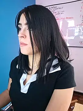 Snapshot of Zafira_ chatting on 11/14/25, 05:05 Zafira online show from 11/14/25, 05:05