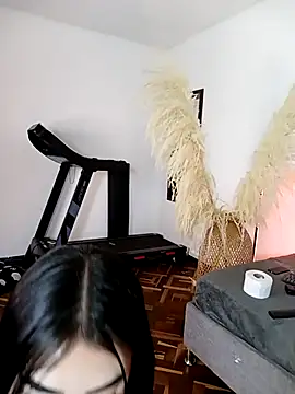 Snapshot of Zafira_ chatting on 12/20/25, 10:18 Zafira online show from 12/20/25, 10:18