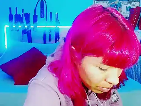 Snapshot of mylygrey chatting on 02/25/26, 01:33 mylygrey online show from 02/25/26, 01:33