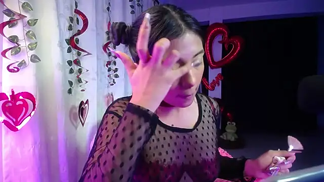 Isis Valen online show from 02/18/26, 09:28