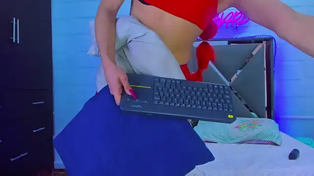 Snapshot of Shaina_Monroe chatting on 12/05/25, 06:17 Shaina Monroe online show from 12/05/25, 06:17