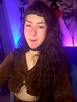 Snapshot of kitty__chs chatting on 10/28/25, 07:46 kitty chs online show from 10/28/25, 07:46