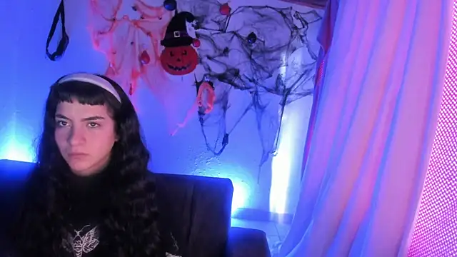 Snapshot of kitty__chs chatting on 11/22/25, 01:10 kitty chs online show from 11/22/25, 01:10